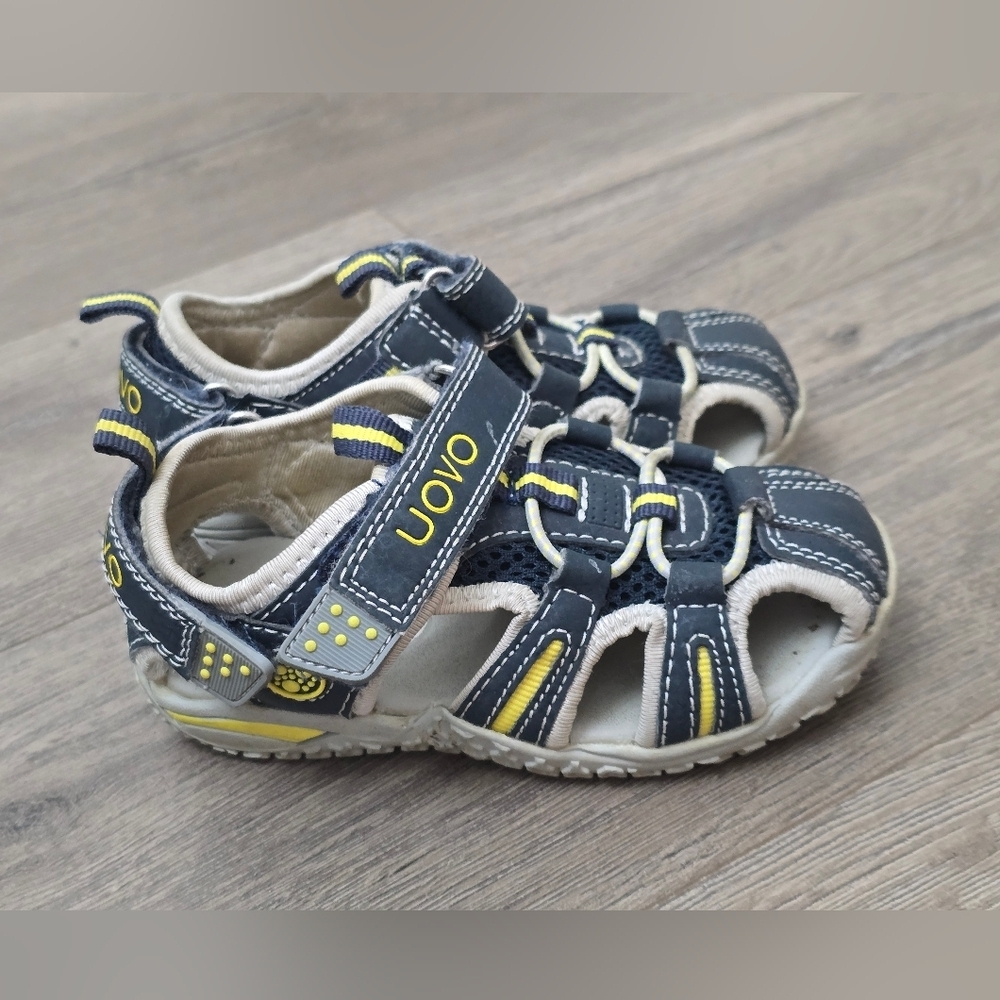 Uovo Toddler Sandals Size 8.5 Blue Grey Yellow Outdoor Vacation Travel